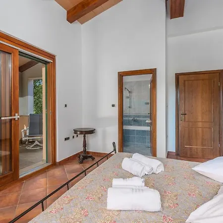 Ana Vlakovo Villa *